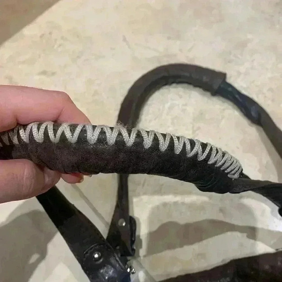 True religion leather  purse - Picture 4 of 9